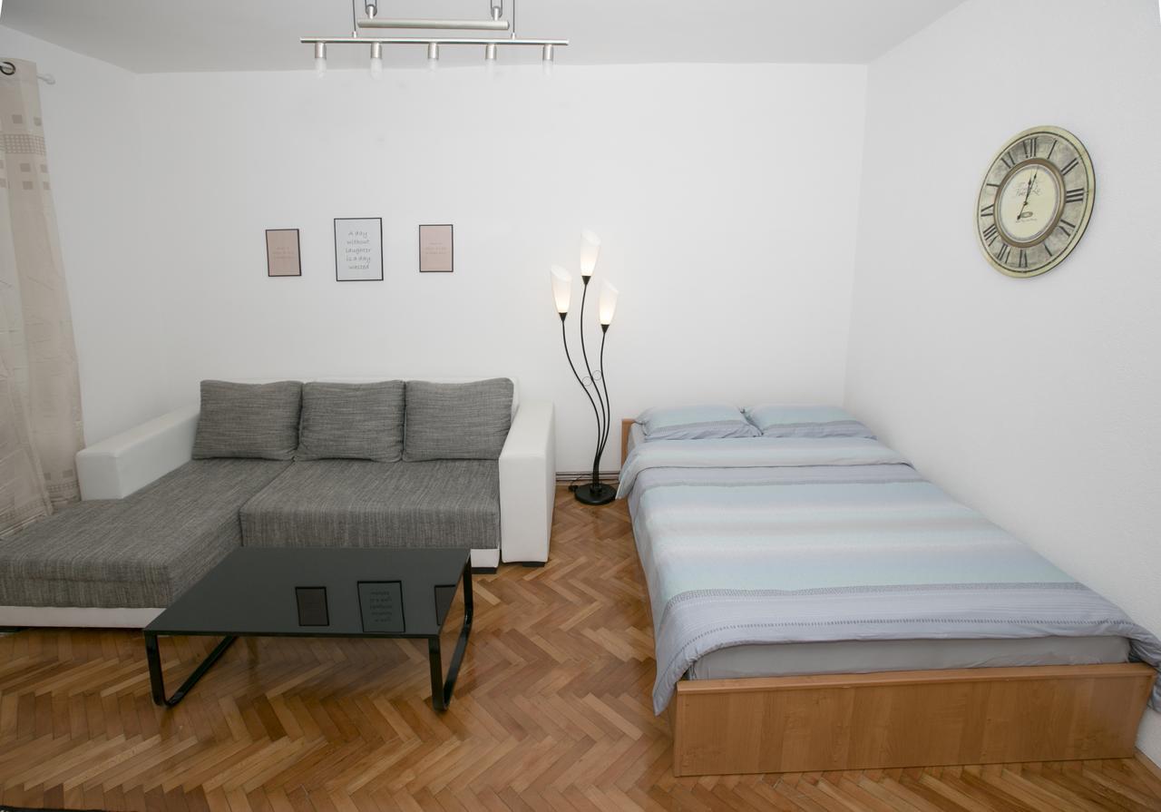 Downtown 3 Bedroom Apartment Szarajevó Kültér fotó